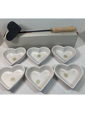 Set Of 6 Heart-Shaped crème brûléeWhite Ceramic Bowls With Black Heart Branding